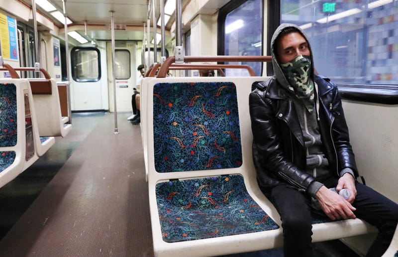 Aerosol expert says neck gaiters provide adequate virus transmission