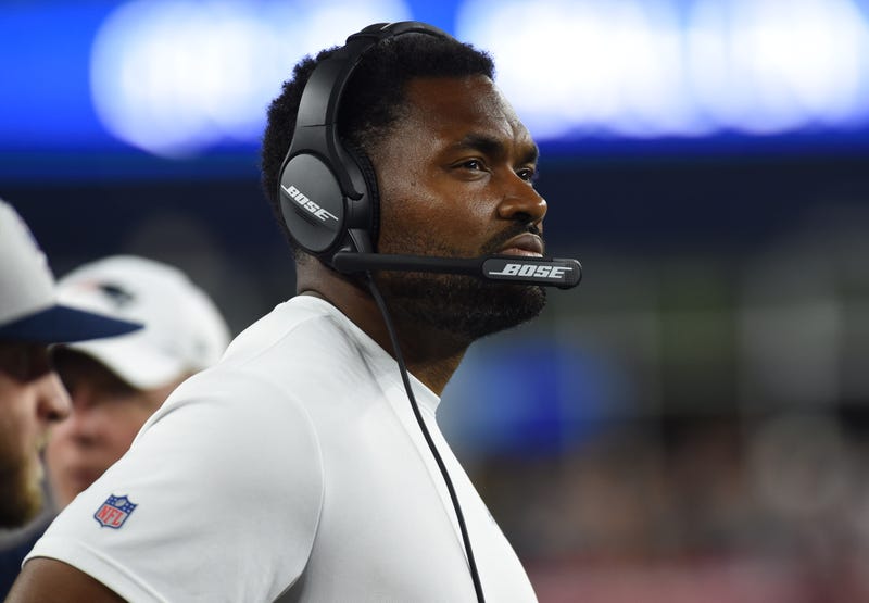 Jerod Mayo during a Patriots game.