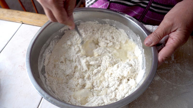 Mixing bowl