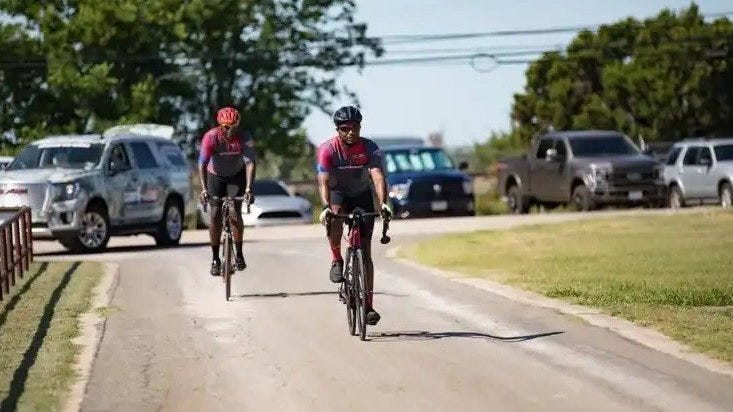 Carry the Load relay team visits Fort Hood