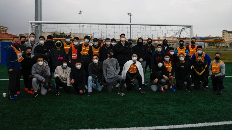 Soldiers kick off the holidays Korean style