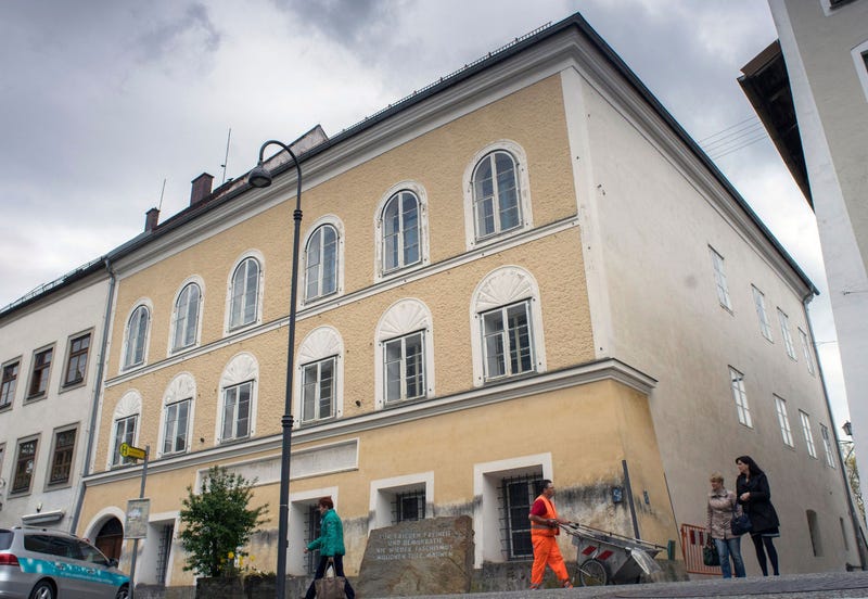 The house where Hitler was born will become police station.