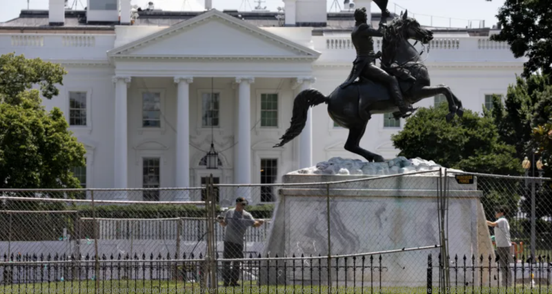 statues
