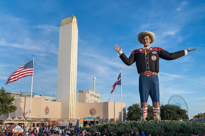 Big Text overlooking crowd at State Fair of Texas