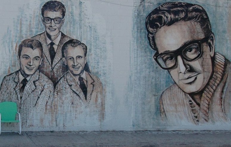 KRT TRAVEL STORY SLUGGED: UST-LUBBOCK KRT PHOTOGRAPH BY MILTON ADAMS/FORT WORTH STAR-TELEGRAM (DALLAS OUT) (October 9) On 19th street at Buddy Holly Avenue, not far from the Buddy Holly Center, there's a Holly mural on the side of the Texas Discount Furni