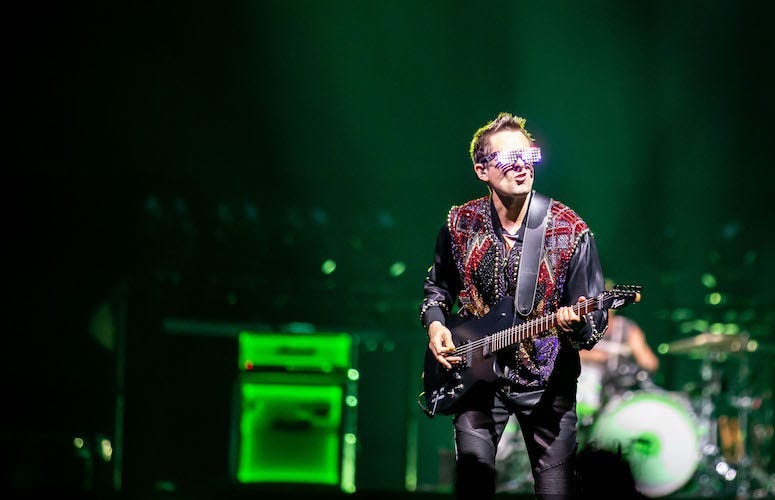 Matt Bellamy, Muse, Concert, Guitar, State Farm Arena, Neon Green Lights, 2019