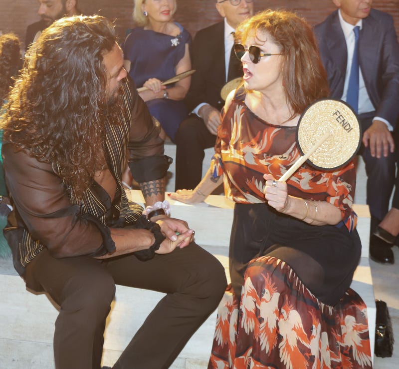 jason momoa chilling with susan sarandon