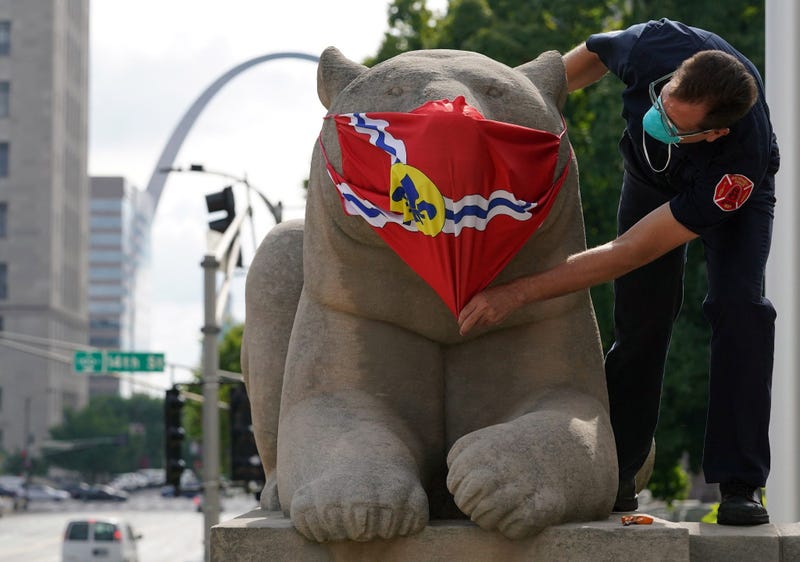 face mask, St. Louis, statue