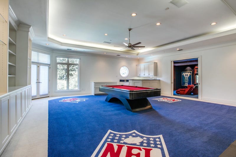Emmitt Smith pool table
