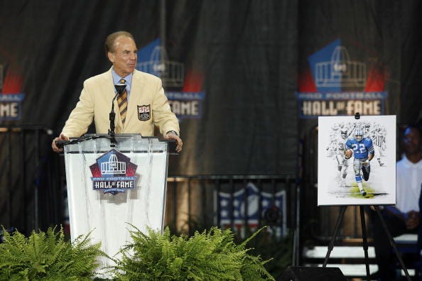 Roger Staubach delivers his induction speech at the Pro Football Hall of Fame.