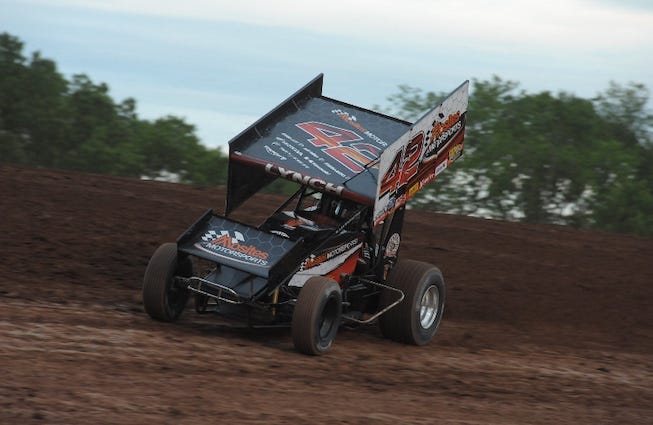 Sye Lynch's No. 42 Mosites Motorsports Sprint Car
