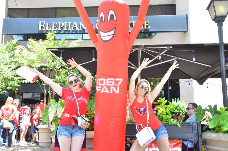 Grant & Danny join Capitals fans for a live broadcast at Elephant and Castle