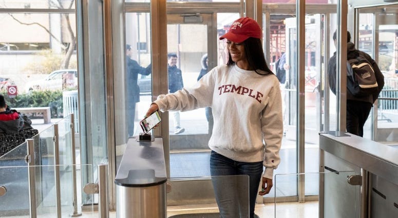 A mobile OWLcard allows students to use their food to buy meals, get into their dorms, access campus buildings, and more.