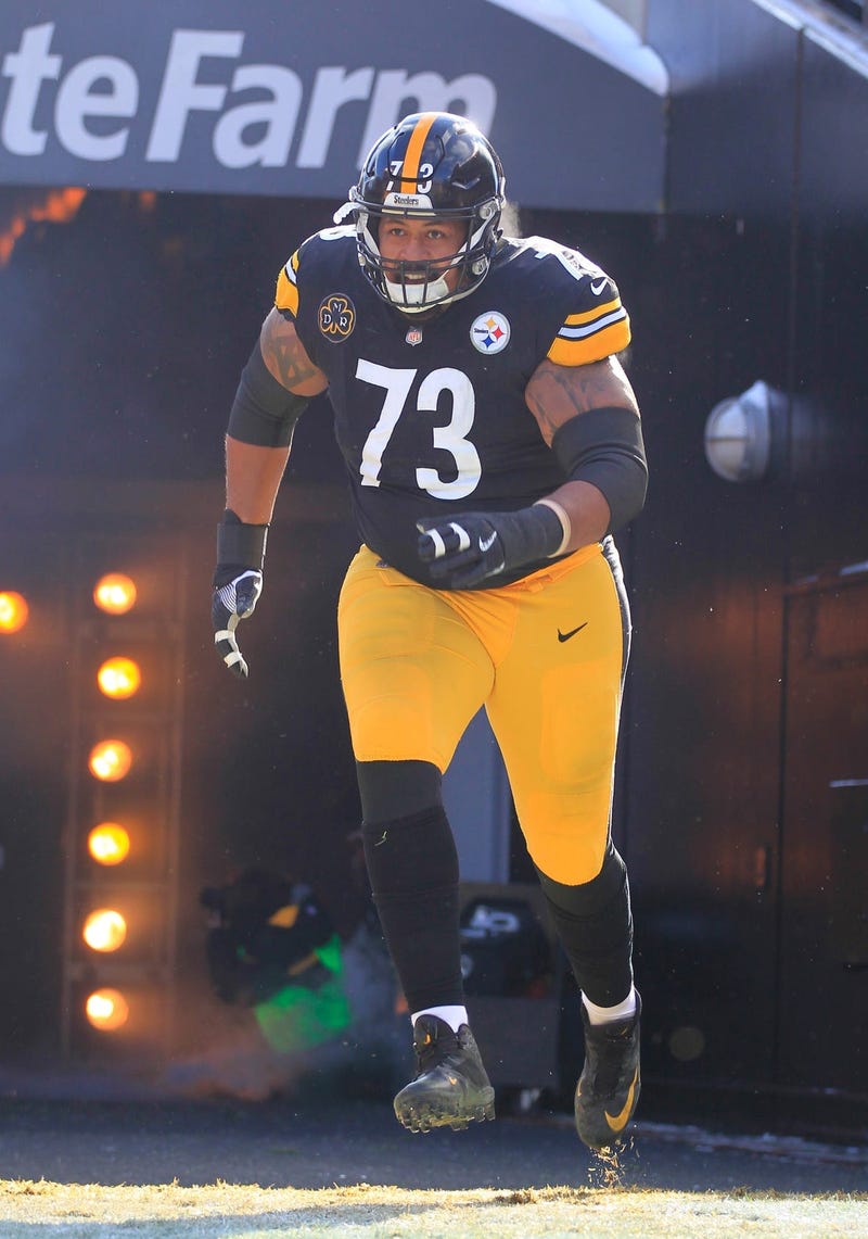 Ramon Foster running on field