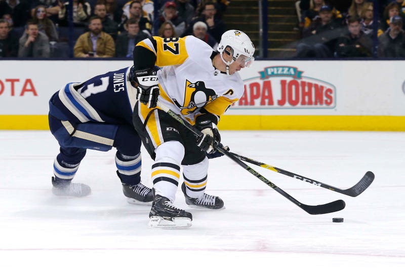 Sidney Crosby picks Seth Jones' pocket