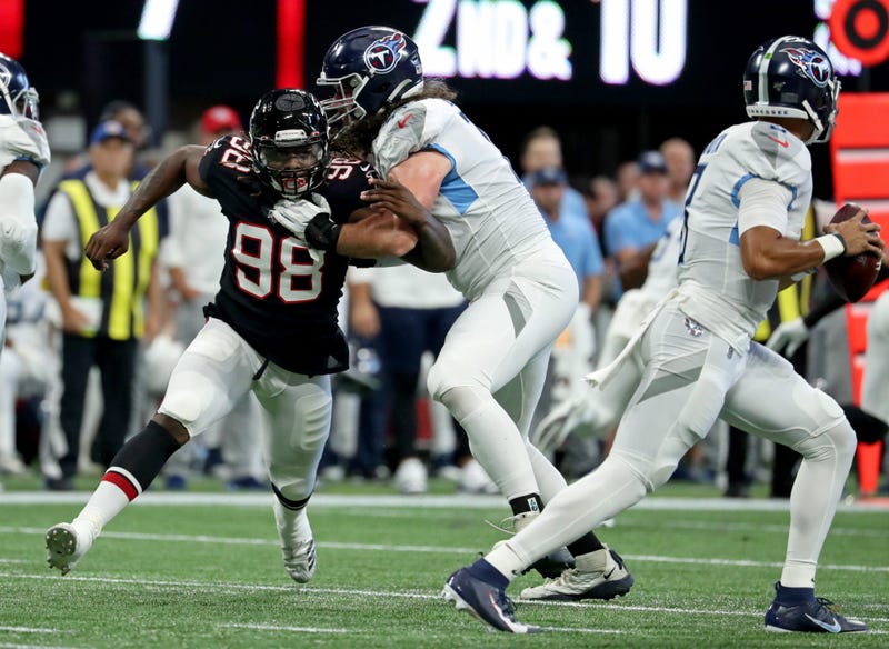 Falcons DE Takk McKinley