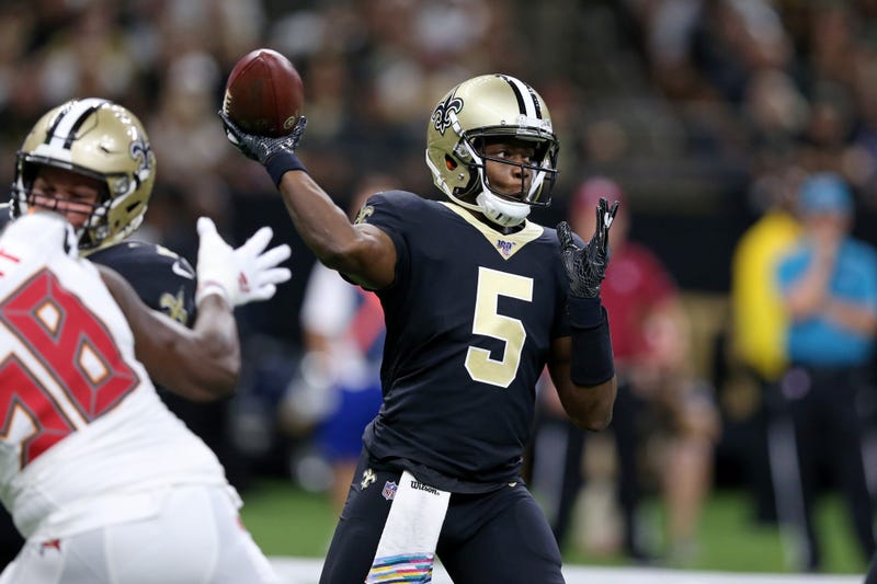 New Orleans Saints quarterback Teddy Bridgewater (5) makes a throw against the Tampa Bay Buccaneers in the first quarter at the Mercedes-Benz Superdome.