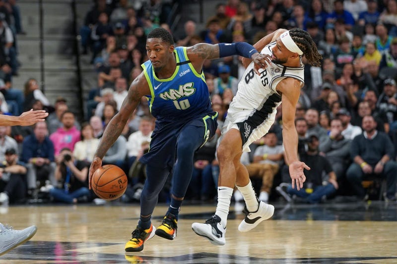 Dallas Mavericks at San Antonio Spurs