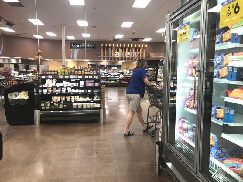 Kroger masks and social distancing