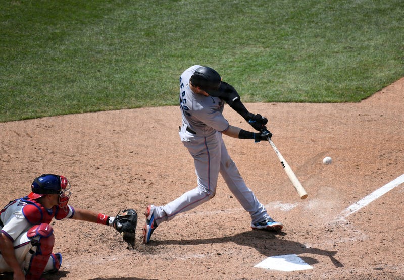 Miami Marlins third baseman Brian Anderson (15)