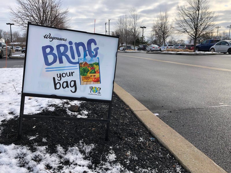 Sign outside Wegmans on Alberta Drive reminding customers to bring reusable bags. January 6, 2020 (WBEN Photo/Mike Baggerman)
