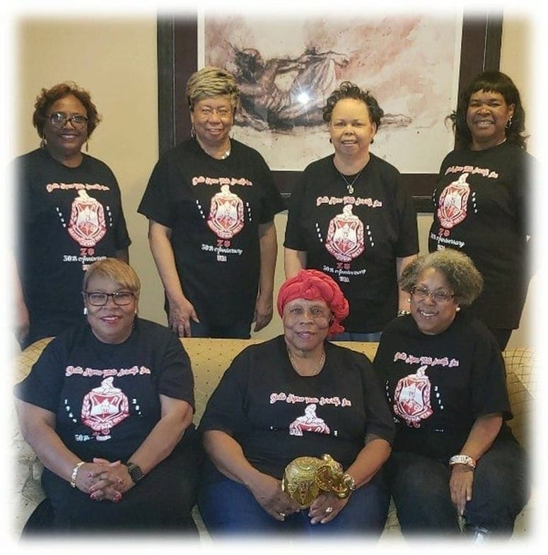 Members of the Great 8 chartered teh Zeta Psi Chapter of Delta Sigma Theta on the UGA campus in 1969