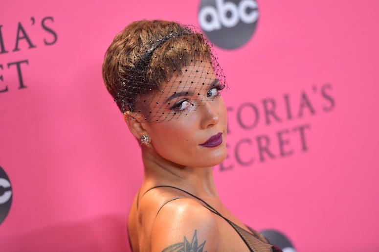 Halsey attends the 2018 Victoria's Secret Fashion Show at Pier 94 on November 08, 2018 in New York City Halsey attends the 2018 Victoria's Secret Fashion Show at Pier 94 on November 08, 2018 in New York City