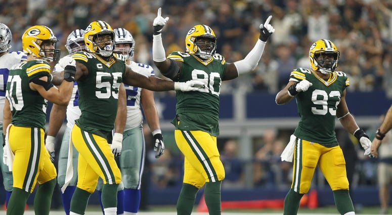 Packers defense celebrating