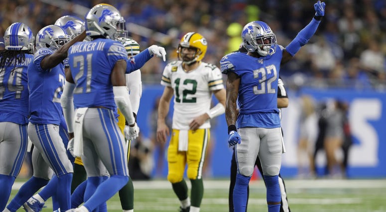 Frustration sets in as Rodgers air mails yet another pass at Ford Field