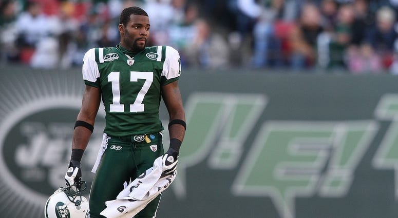 Braylon Edwards #17 of the New York Jets against the Carolina Panthers at Giants Stadium on November 29, 2009 in East Rutherford, New Jersey. Braylon Edwards #17 of the New York Jets against the Carolina Panthers at Giants Stadium on November 29, 2009 in East Rutherford, New Jersey.