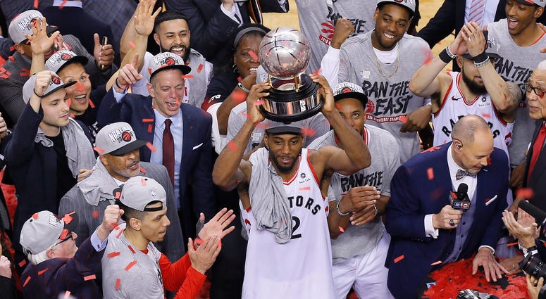 Kawhi Leonard Raptors Bucks