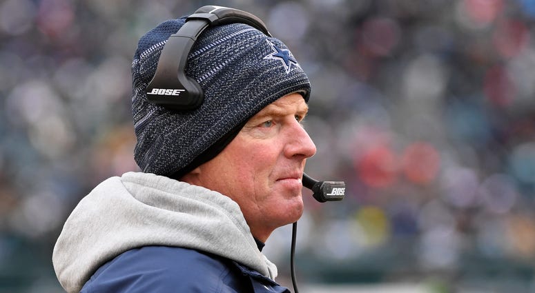 Dallas Cowboys head coach Jason Garrett during the second quarter against the Philadelphia Eagles at Lincoln Financial Field. NFL: Dallas Cowboys at Philadelphia Eagles