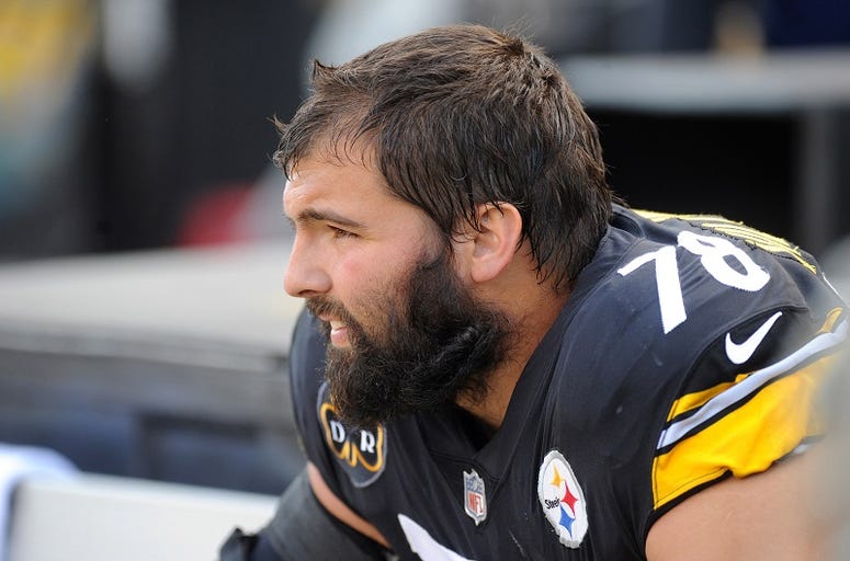 Pittsburgh Steelers offensive tackle Alejandro Villanueva (78) watches the first quarter against the Cincinnati Bengals at Heinz Field, October 2017.