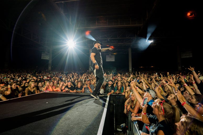 Brantley Gilbert performs ruing his "The Ones That Like Me" tour.