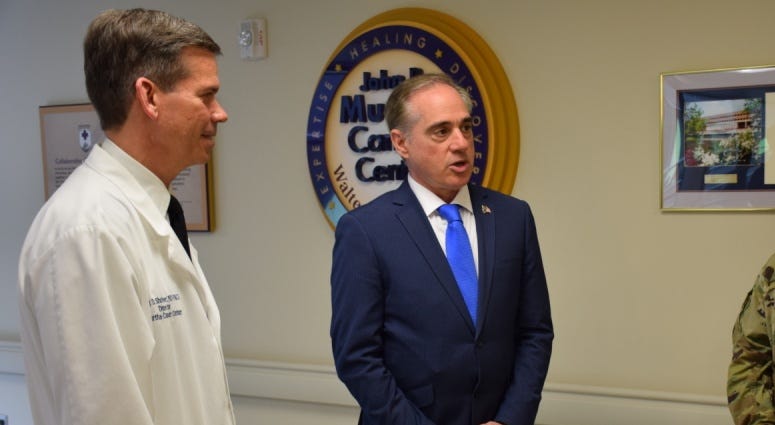 Secretary of Veterans Affairs, the Honorable David J. Shulkin, visits the Walter Reed National Military Medical Center in Bethesda, Maryland, April 27, 2017.