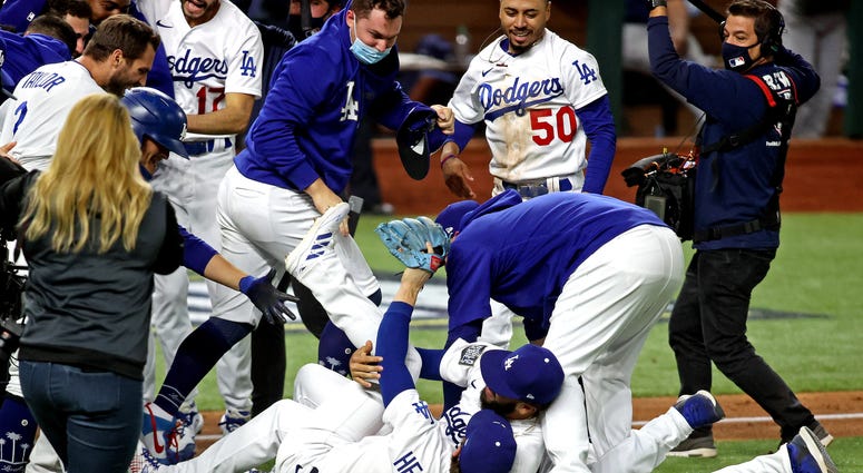 LAD WS 2020 Champs dogpile