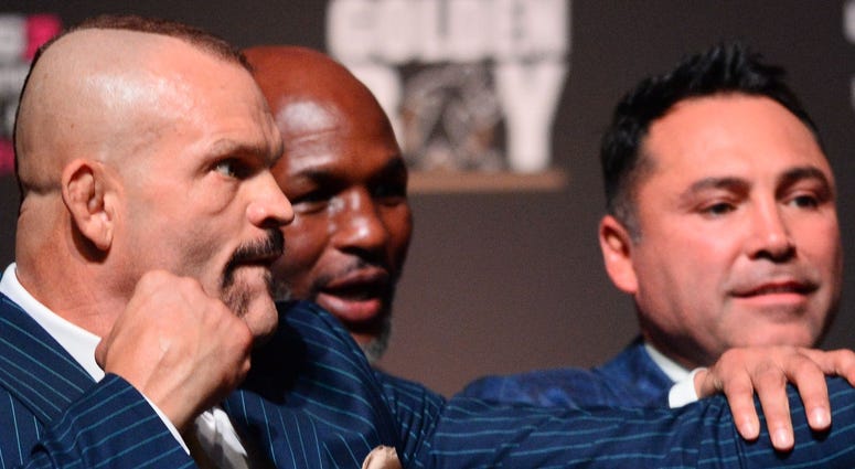 Chuck LIddell, Oscar De La Hoya, and Tito Ortiz Chuck LIddell, Oscar De La Hoya, and Tito Ortiz
