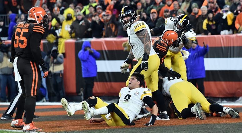 Browns vs. Steelers 2 Browns vs. Steelers 2