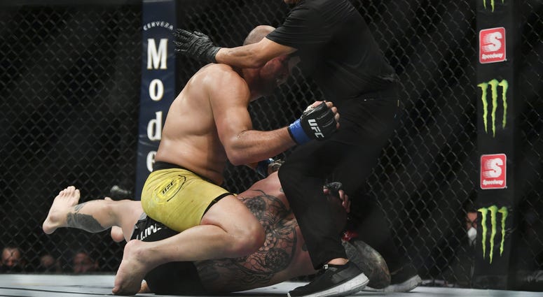 Glover Teixeira vs. Anthony Smith Glover Teixeira vs. Anthony Smith