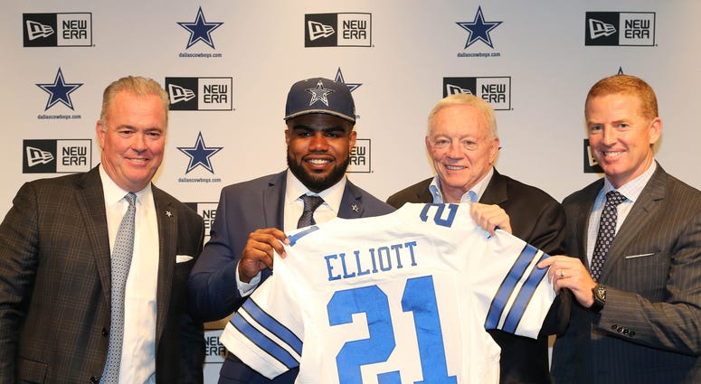 Ezekiel Elliott and Jerry Jones Ezekiel Elliott and Jerry Jones