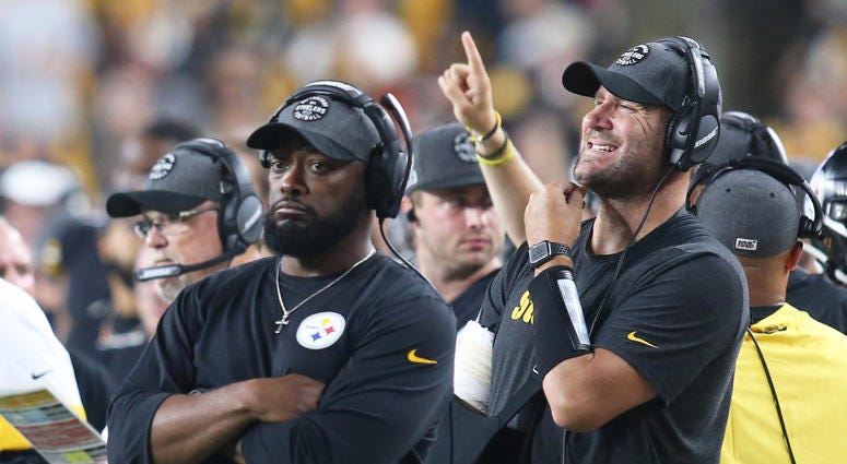 Sep 30, 2019; Pittsburgh, PA, USA; Injured Pittsburgh Steelers quarterback Ben Roethlisberger (right) looks on from the sidelines with head coach Mike Tomlin against the Cincinnati Bengals during the third quarter at Heinz Field. Sep 30, 2019; Pittsburgh, PA, USA; Injured Pittsburgh Steelers quarterback Ben Roethlisberger (right) looks on from the sidelines with head coach Mike Tomlin against the Cincinnati Bengals during the third quarter at Heinz Field.