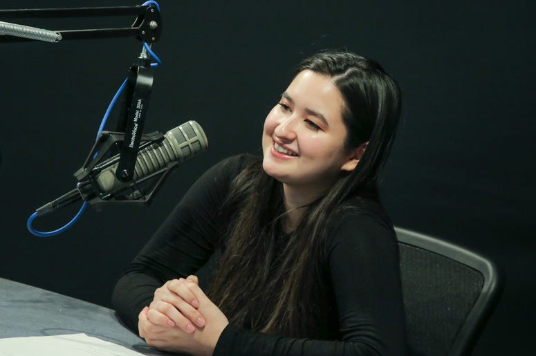 stephanie poetri
