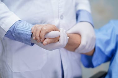 Help with acadimic research $10