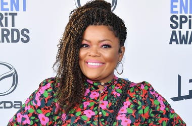 "Community" Star, Yvette Nicole Brown, Tells Us What She Wants from a President!