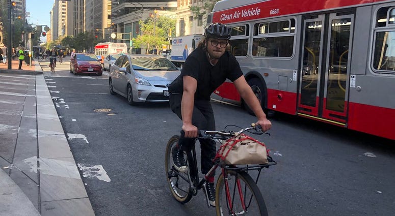 A coalition of pedestrians and cyclists have called for the banning of private cars on Market Street in downtown San Francisco. A coalition of pedestrians and cyclists have called for the banning of private cars on Market Street in downtown San Francisco.