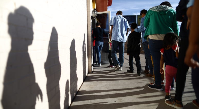 Central American migrants seek asylum in Texas Central American migrants seek asylum in Texas