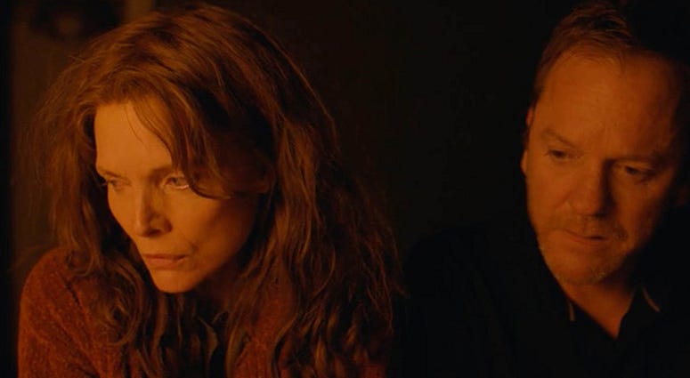 Michelle Pfeiffer and Kiefer Sutherland in "Where Is Kyra?" Michelle Pfeiffer and Kiefer Sutherland in "Where Is Kyra?"