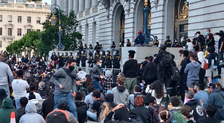 Protests against police brutality continue in San Francisco hours before second night of curfew, May 31, 2020 Protests against police brutality continue in San Francisco hours before second night of curfew, May 31, 2020