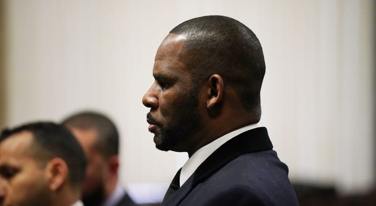R. Kelly appears at a hearing before Judge Lawrence Flood at Leighton Criminal Court Building May 7, 2019 in Chicago, Illinois.