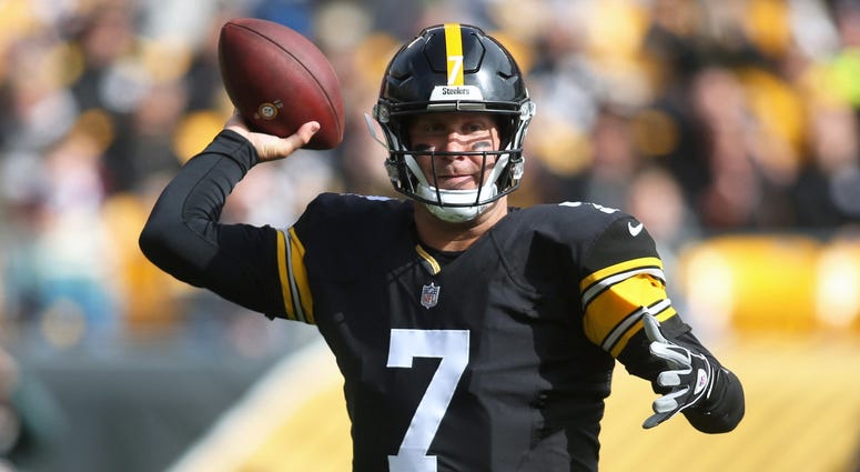 Pittsburgh Steelers quarterback Ben Roethlisberger (7) passes against the Cleveland Browns during the first quarter at Heinz Field.
